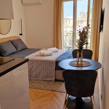 Perea Luxury 20 Miters From Sea In Downtown Of Perea Διαμέρισμα *