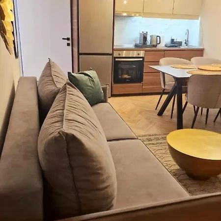 Luxury In Downtown Of Perea Διαμέρισμα Περαία