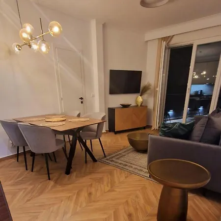 Luxury In Downtown Of Perea Περαία
