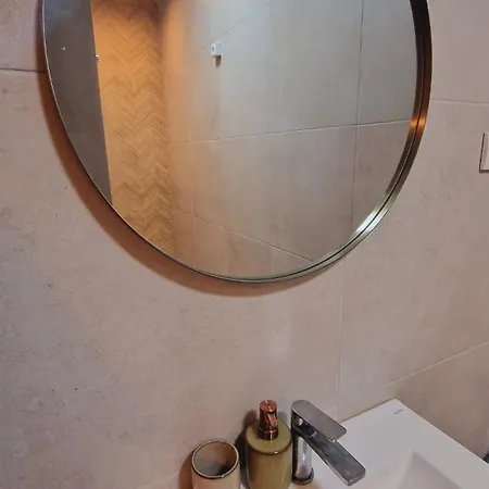 Luxury In Downtown Of Perea * Περαία