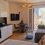 Appartement Perea Luxury 20 Miters From Sea In Downtown Of Perea *