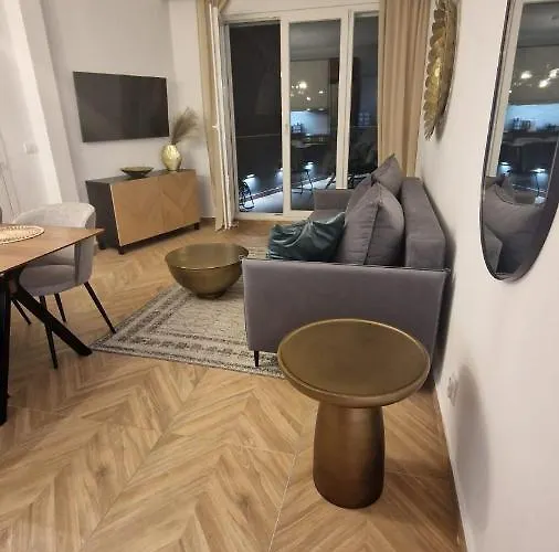 Perea Luxury 20 Miters From Sea In Downtown Of Perea