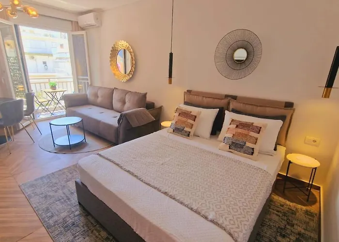 Perea Luxury 20 Miters From Sea In Downtown Of Perea