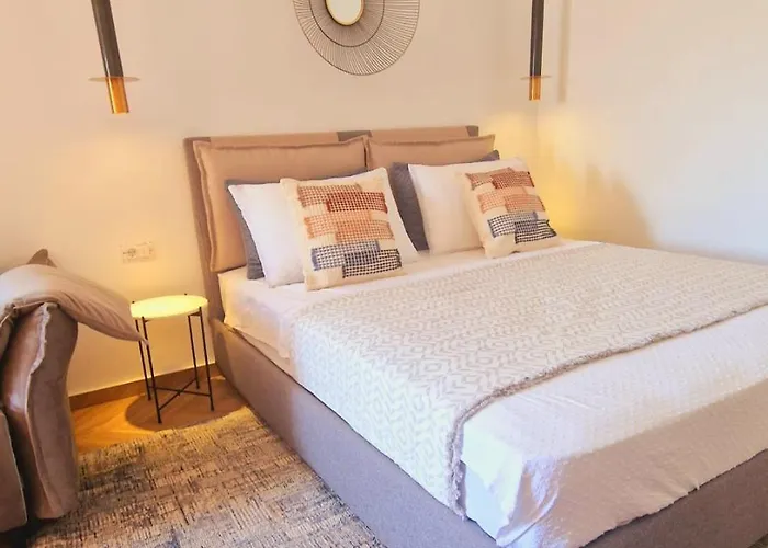 Perea Luxury 20 Miters From Sea In Downtown Of Perea Apartmán *