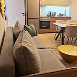 Perea Luxury 20 Miters From Sea In Downtown Of Perea شقة Peraía