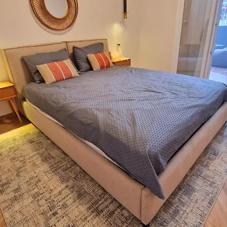 Perea Luxury 20 Miters From Sea In Downtown Of Perea