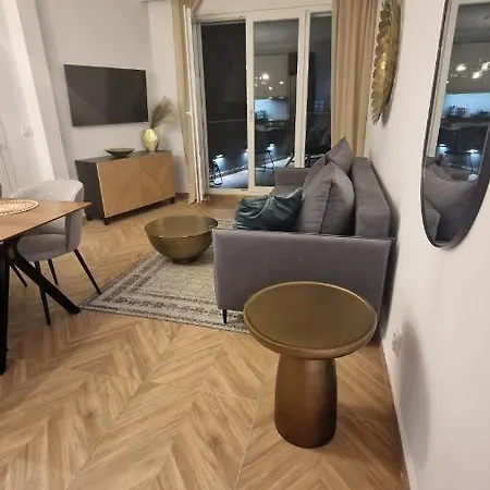 Perea Luxury 20 Miters From Sea In Downtown Of Perea