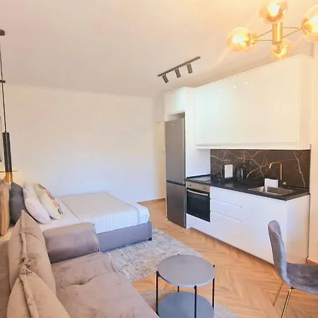 Perea Luxury 20 Miters From Sea In Downtown Of Perea Переа
