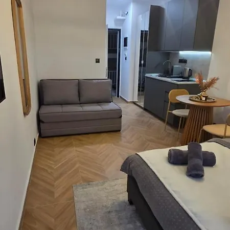 Perea Luxury 20 Miters From Sea In Downtown Of Perea Переа