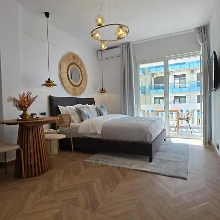 Perea Luxury 20 Miters From Sea In Downtown Of Perea